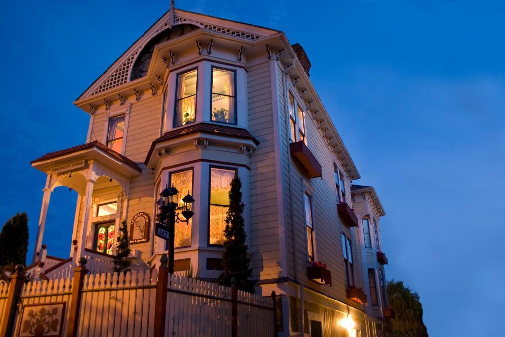 Humboldt House Bed & Breakfast Victoria Ngoại thất bức ảnh